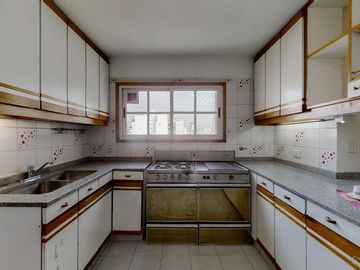 VENTA  SEMIPISO 120 mt.2 -  4 ambientes con dependencia- COCHERA - ALMAGRO