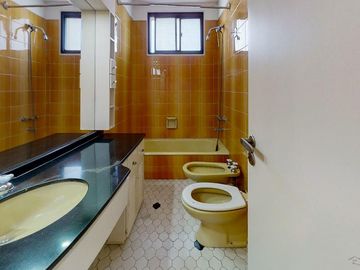 VENTA  SEMIPISO 120 mt.2 -  4 ambientes con dependencia- COCHERA - ALMAGRO