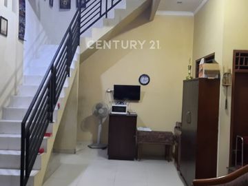 Rumah Tinggal Dalam Kompleks Kayu Putih Strategis S9736