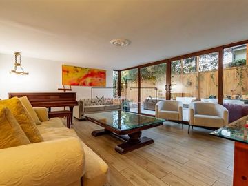 Casa en venta de 5 dorm. en Las Condes
