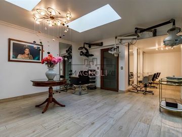 Casa en venta de 5 dorm. en Las Condes