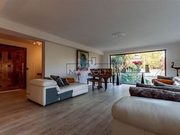 Casa en venta de 5 dorm. en Las Condes