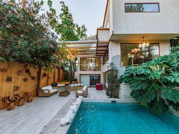 Casa en venta de 5 dorm. en Las Condes