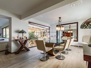 Casa en venta de 5 dorm. en Las Condes