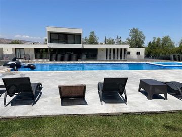 Casa en venta de 7 dorm. en Lampa