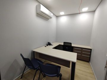 Arriendo Oficina En El Poblado, Las Lomas