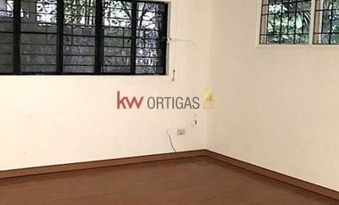 House with Pool for Sale in Dasmari&ntilde;as Village, Makati City
