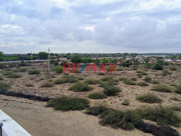 ✨ Oportunidad Única para Inversionistas y Desarrolladores Industriales ✨

🌐 Ubicación Privilegiada: 📏 86 ML DE FRONTERA CON LA CARRETERA PIURA - CHI