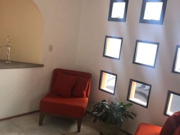 VENTA CASA EN HDA. DE LAS PALMAS CON SEGURIDAD
