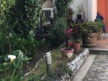 VENTA CASA EN HDA. DE LAS PALMAS CON SEGURIDAD