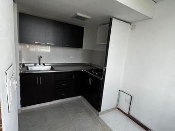 apartamento en venta en urbanización colseguros. Cod V18114