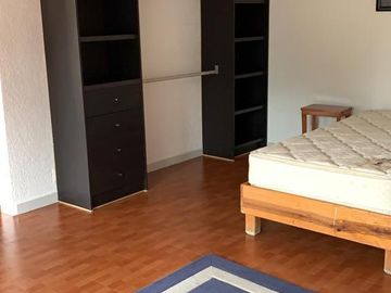 CASA SOLA EN SAN LUCAS XOCHIMANCA CON DEPARTAMENTO Y OFICINA INDEPENDIENTE
