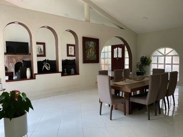 CASA SOLA EN SAN LUCAS XOCHIMANCA CON DEPARTAMENTO Y OFICINA INDEPENDIENTE