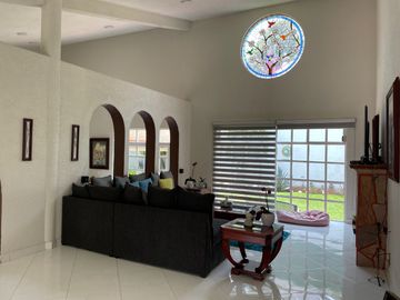 CASA SOLA EN SAN LUCAS XOCHIMANCA CON DEPARTAMENTO Y OFICINA INDEPENDIENTE
