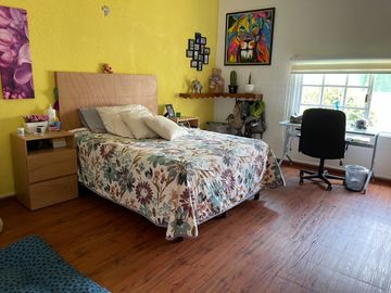 CASA SOLA EN SAN LUCAS XOCHIMANCA CON DEPARTAMENTO Y OFICINA INDEPENDIENTE