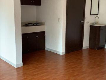 CASA SOLA EN SAN LUCAS XOCHIMANCA CON DEPARTAMENTO Y OFICINA INDEPENDIENTE