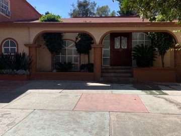 CASA SOLA EN SAN LUCAS XOCHIMANCA CON DEPARTAMENTO Y OFICINA INDEPENDIENTE