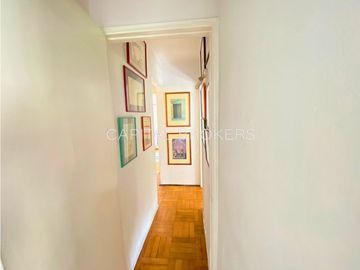 Acogedora Casa de 2 Pisos en Pasaje Privado (PT)