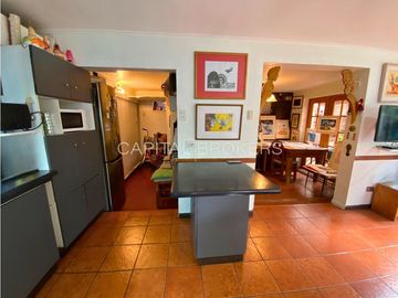 Acogedora Casa de 2 Pisos en Pasaje Privado (PT)