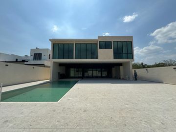 Residencia de lujo con 4Rec al Norte de la ciudad de Mérida, Yucatán