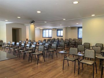 Oficina en Venta en Av. Providencia entre calle Orrego Luco y Av. Pedro de Valdivia.