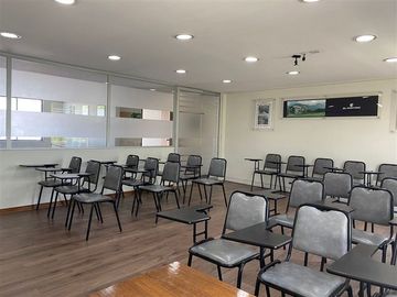 Oficina en Venta en Av. Providencia entre calle Orrego Luco y Av. Pedro de Valdivia.