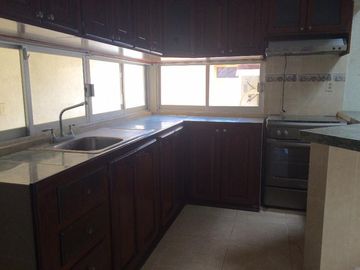 Venta de Casa con 5 habitaciones en Av. Cuauhtémoc, Col. Centro, Coatzacoalcos, Ver.