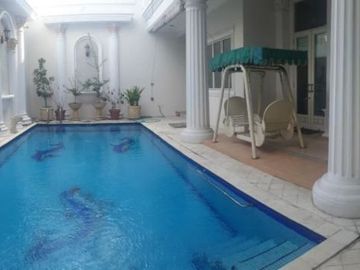 Rumah Mewah Pakuwon City, Private Pool, Jalan BOULEVARD Private Pool