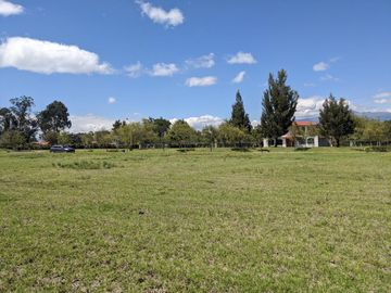 Hermoso Terreno 1040m2 Urbanización de Lujo, Puembo