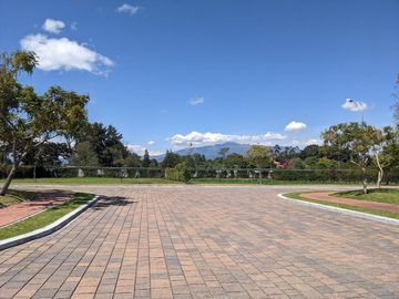 Hermoso Terreno 1040m2 Urbanización de Lujo, Puembo