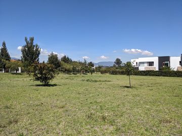 Hermoso Terreno 1040m2 Urbanización de Lujo, Puembo