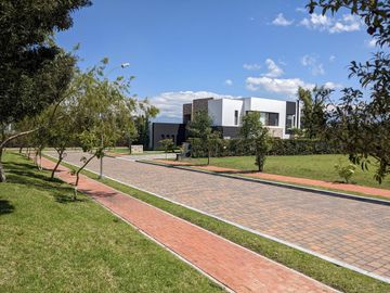 Hermoso Terreno 1040m2 Urbanización de Lujo, Puembo