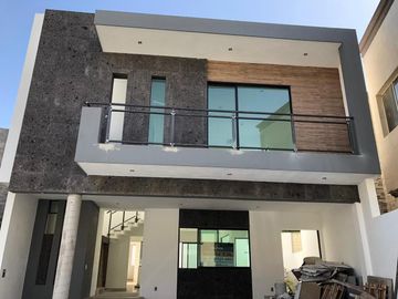 Casa - La Rioja Privada Residencial 1era. Etapa $5,790,000
