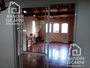 Casa en Venta de 3 ambientes Impecable en Berazategui
