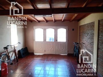 Casa en Venta de 3 ambientes Impecable en Berazategui