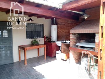 Casa en Venta de 3 ambientes Impecable en Berazategui
