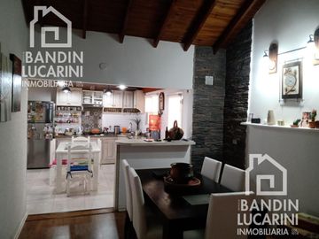 Casa en Venta de 3 ambientes Impecable en Berazategui