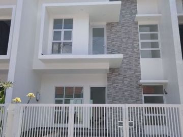 Rumah dijual LIMITED STOCK SIAP HUNI cantik rasa villa di Cisaranten Arcamanik