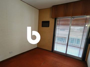 CHALET CENTRICO EN CARLOS PELLEGRINI  GRAL RODRIGUEZ