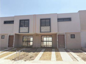 CASA EN VENTA AL SUR DE PACHUCA, BLVD SANTA CATARINA