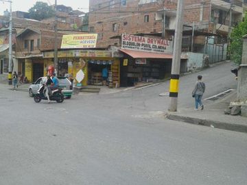 VENDO TERRENO CERCA DEL METRO DE ACEVEDO EN MEDELLÍN ANTIOQUIA.