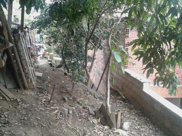 VENDO TERRENO CERCA DEL METRO DE ACEVEDO EN MEDELLÍN ANTIOQUIA.