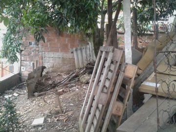 VENDO TERRENO CERCA DEL METRO DE ACEVEDO EN MEDELLÍN ANTIOQUIA.
