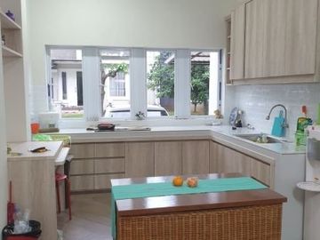 DIJUAL CEPAT RUMAH SEMI FURNISH DI CLUSTER CHALCEDONY PHG GADING SERPONG