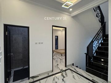 RUMAH CLUSTER MURAH 2 LANTAI DI TANJUNG BARAT