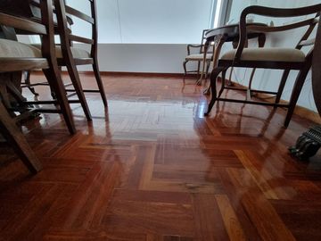 BELLA CASA EN VENTA CON FONDO AL LAGO EN CARLOS PAZ, BARRIO ALTAMENTE RESIDENCIAL - Villa Suiza.