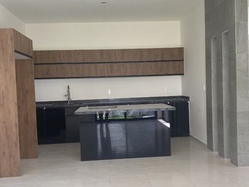 A una cuadra del Tecmilenio