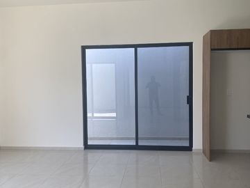 A una cuadra del Tecmilenio