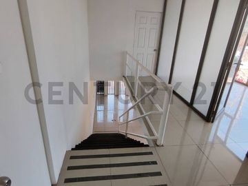 Se venden locales comerciales y oficinas en Buin