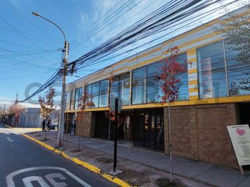 Se venden locales comerciales y oficinas en Buin